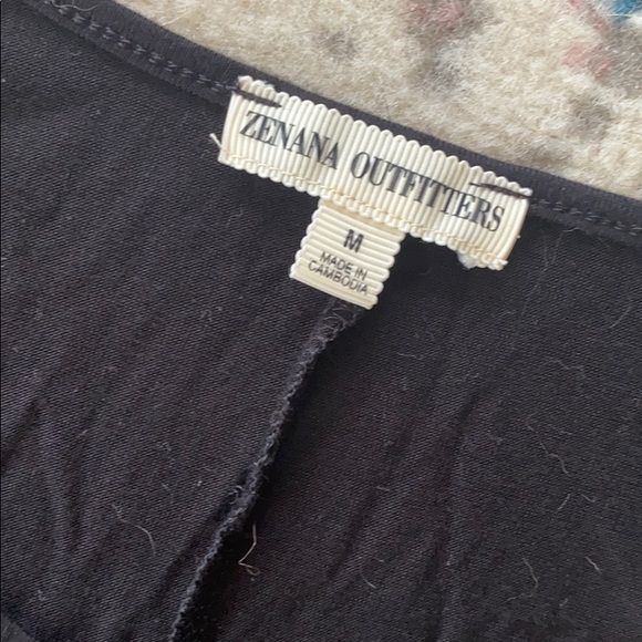 Cold shoulder black top - Picture 2 of 2